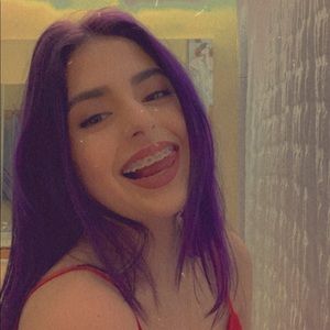 Meet your Posher, Elaine